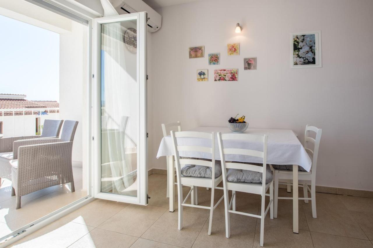 Apartments Amneris Trogir Luaran gambar